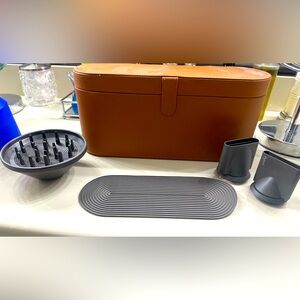 Dyson hairdryer travel and storage case with blow dryer attachments and heat mat